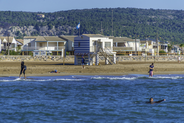 Gruissan-plage-chalets-pilotis