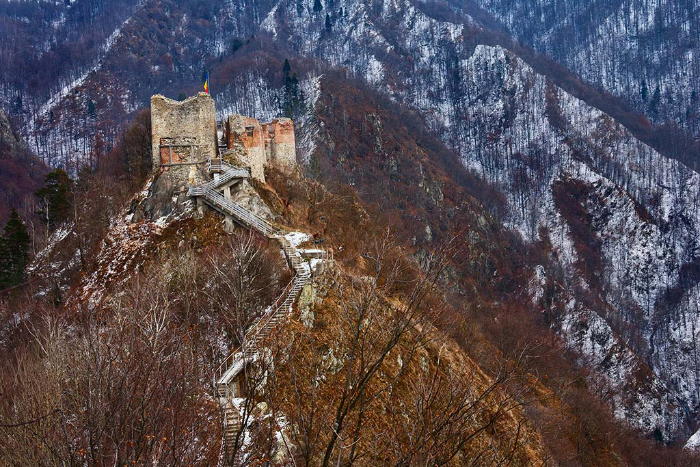 poenari-fortress